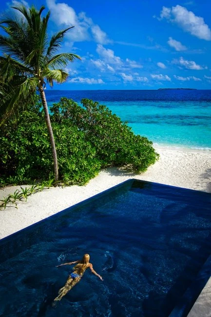 Отель Dusit Thani Maldives на острове Баа Атолл