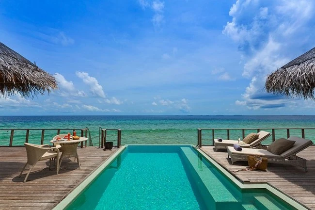 Отель Dusit Thani Maldives на острове Баа Атолл