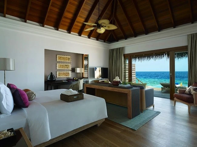 Отель Dusit Thani Maldives на острове Баа Атолл