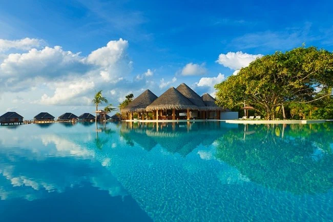 Отель Dusit Thani Maldives на острове Баа Атолл
