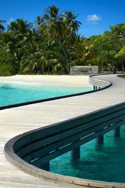 Отель Dusit Thani Maldives на острове Баа Атолл