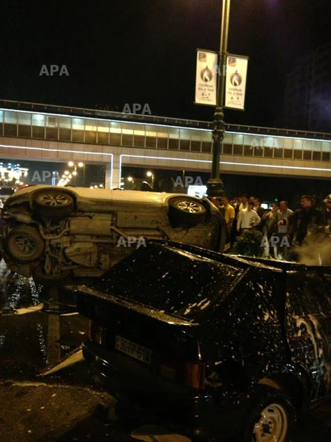 При тяжелом ДТП в Баку сгорели два автомобиля (видео)