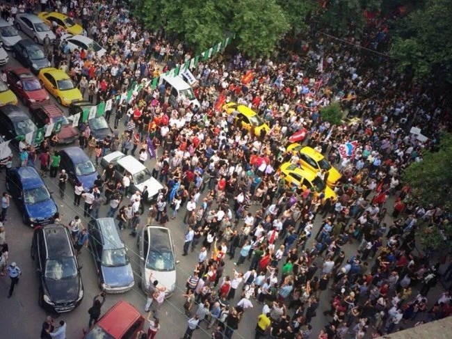 Митингует вся Турция (видео)