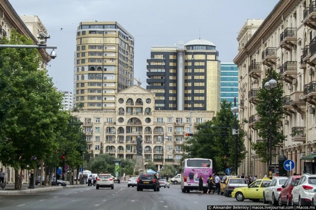 Восточный красавец Баку