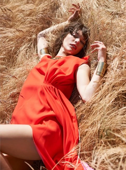 Милла Йовович в Elle Ukraine