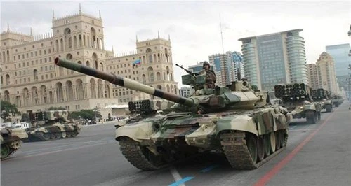 В Баку проходит генеральная репетиция к параду