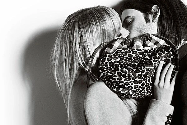 Сиенна Миллер и Том Старридж в новой кампании Burberry
