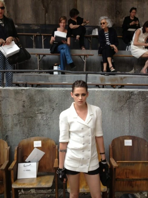 Кристен Стюарт на Chanel 2013 fashion show в Париже