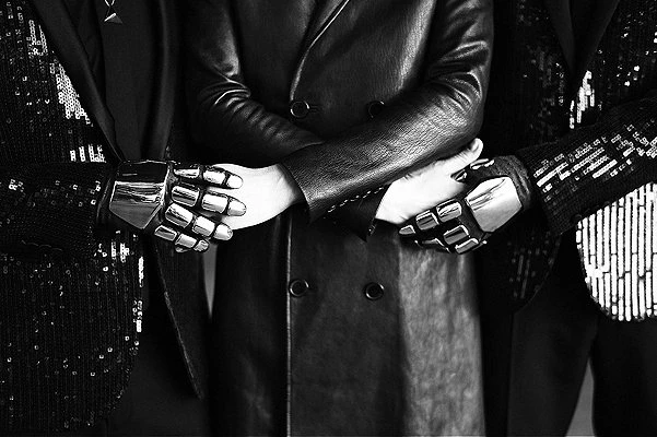 Милла Йовович в роли солистки Duft Punk для CR Fashion Book
