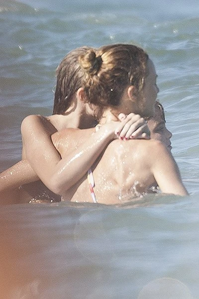 Ванесса Паради и Лили Роуз на Ривьере
