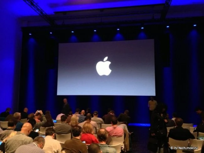 Apple представила iPhone 5S и 5C