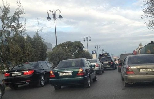 Гаджибала Абуталыбов попал в пробку