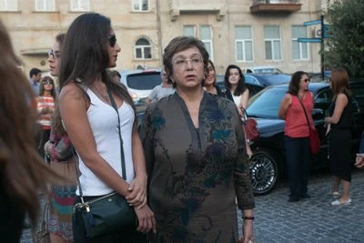 Первая леди Азербайджана Мехрибан Алиева посетила выставку Аиды Махмудовой