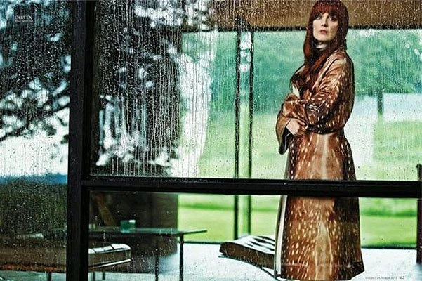Джулианна Мур для октябрьского номера InStyle US