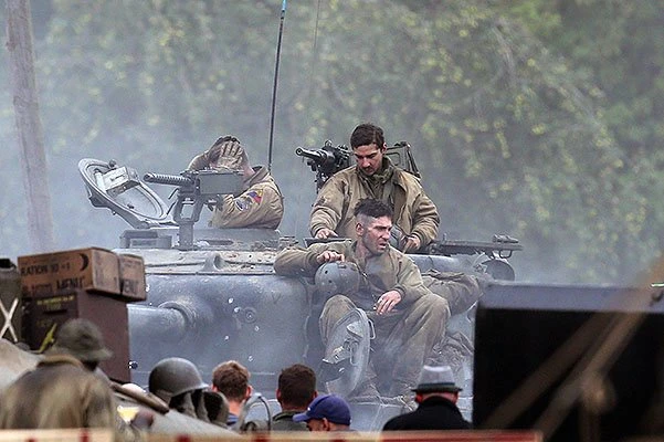 Брэд Питт и Шайя ЛаБеф на съемках фильма 