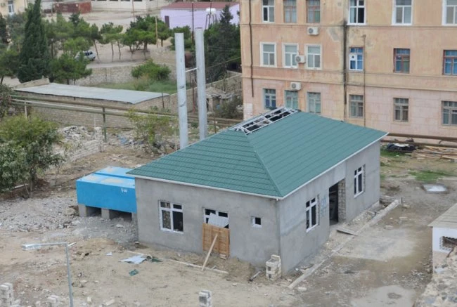 В бакинском поселке Пираллахи ведутся работы по благоустройству