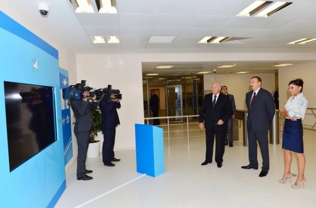 Президент Азербайджана принял участие в открытии нового здания в аэропорту