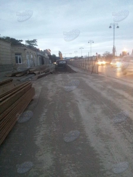В Баку перекрыт участок дороги на проспекте Нобеля