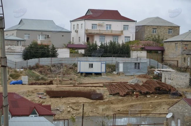 В бакинском поселке Бадамдар началось строительство новой больницы