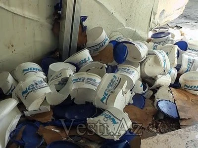В Азербайджане опрокинулся грузовик с рыбой