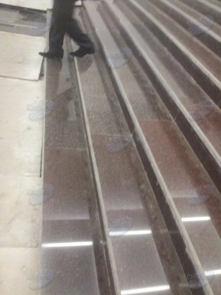 На станции метро 