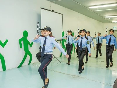 Эльдар Гасымов провел презентацию клипа на автостоянке