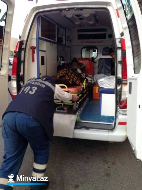 В Баку пожилой бездомный мужчина размещен в 5-ю больницу