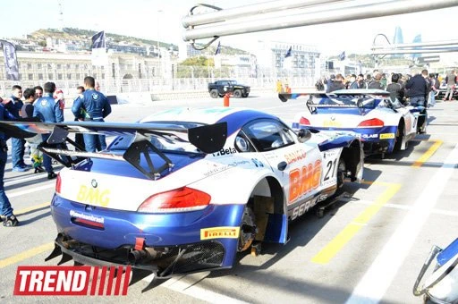 В Баку начался отборочный тур международных автогонок GT3