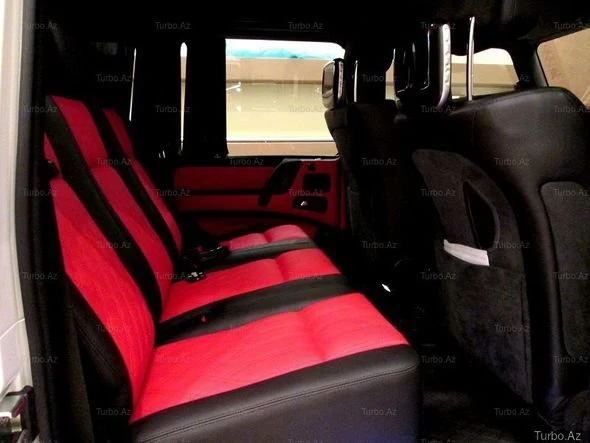 В Баку выставлен на продажу автомобиль за полмиллиона долларов