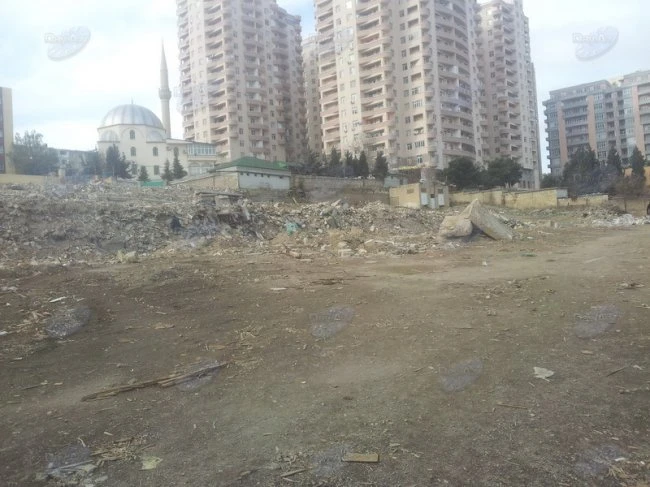 В Баку снесен ряд пятиэтажных зданий
