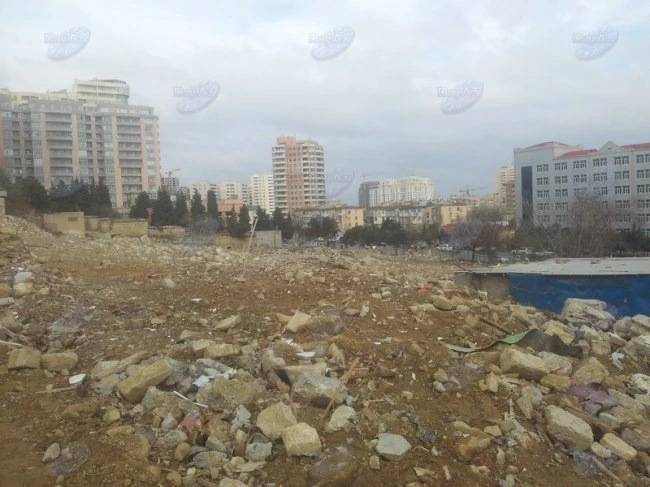 В Баку снесен ряд пятиэтажных зданий