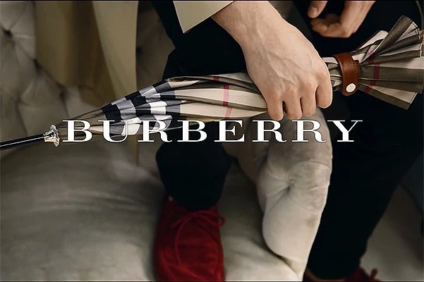 Малаика Ферт и другие в модной фотосессии Марио Тестино для Burberry
