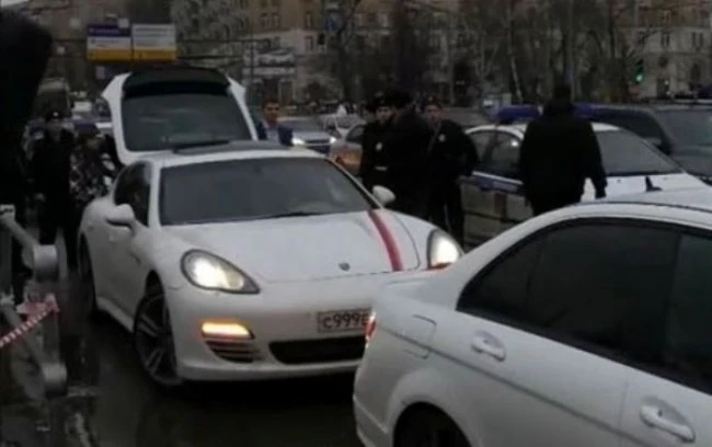 В Москве задержан свадебный кортеж с армянскими флагами