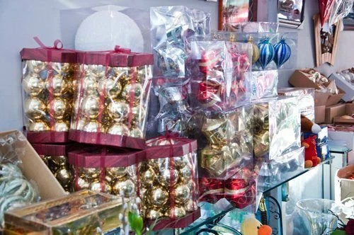 В Баку продается новогодняя елка за 2500 манатов