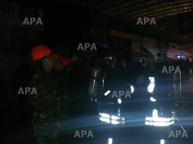 В бакинском ТЦ «Бина» произошел пожар