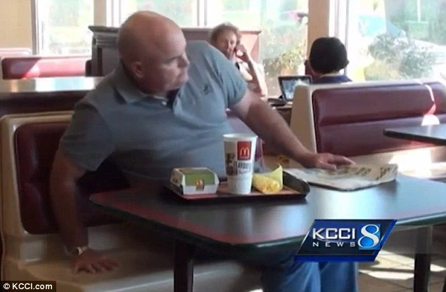 Американский учитель сбросил 17 кг, питаясь исключительно в McDonald`s