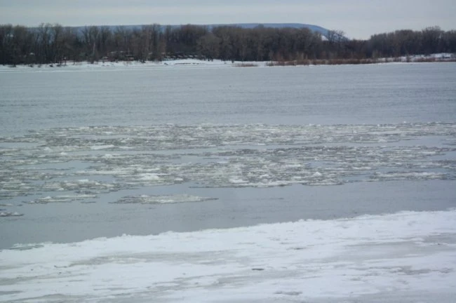Ниагарский водопад замерз