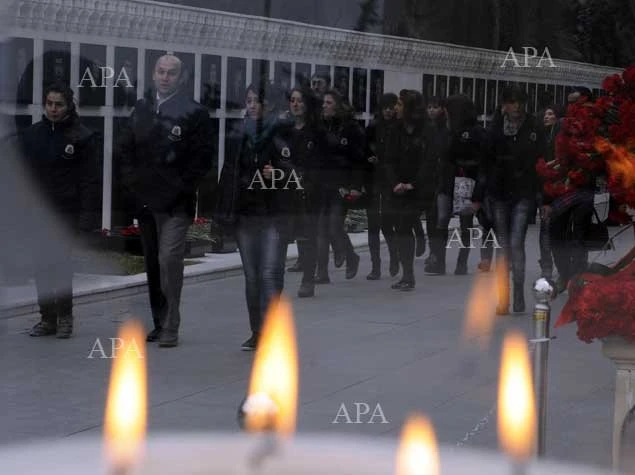 Азербайджанский народ отмечает день общенационального траура