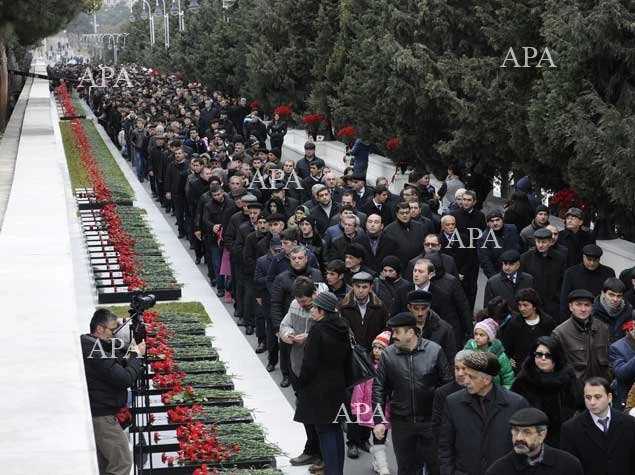 Азербайджанский народ отмечает день общенационального траура