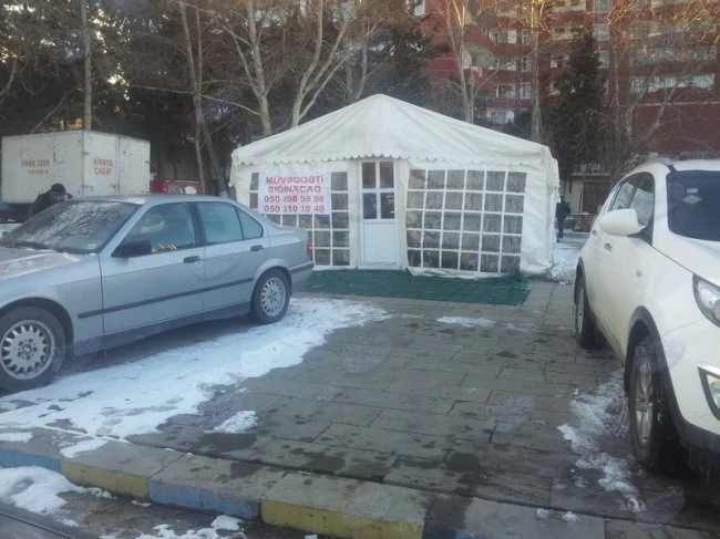 Каковы условия во временных приютах в Баку?