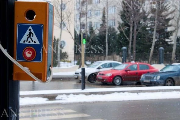 В Баку установлены необычные светофоры