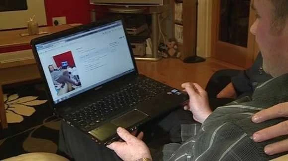В честь юбилея британец решил продать свою подругу на eBay