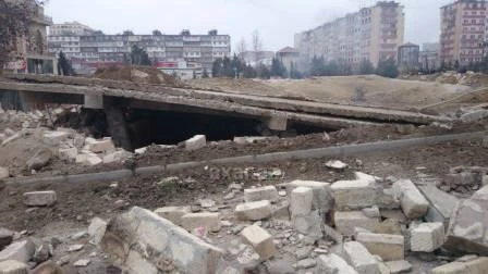 Около станции метро 