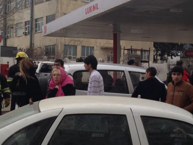 В Баку на автозаправке произошел взрыв, есть жертва