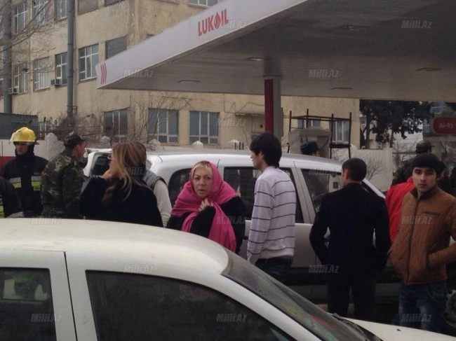 В Баку на автозаправке произошел взрыв, есть жертва