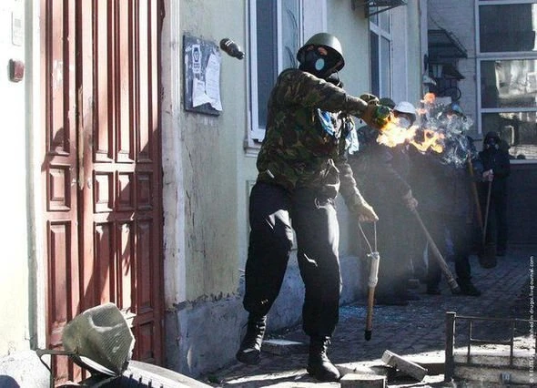 Число погибших во время столкновений в Украине уже достигло 27 человек