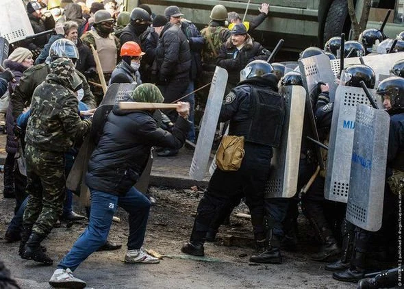 Число погибших во время столкновений в Украине уже достигло 27 человек