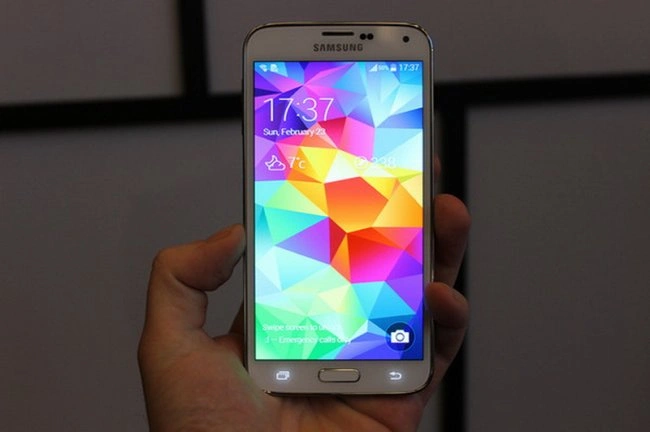 Samsung представила смартфон GALAXY S5