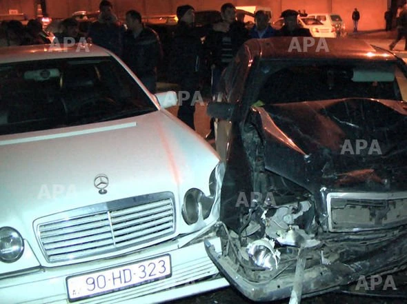 В Баку произошла цепная авария