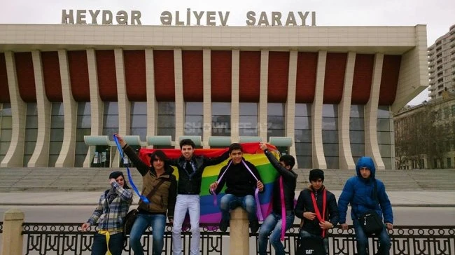 Bakının mərkəzində Lezbiyanlar və geylər aksiya keçirtdilər